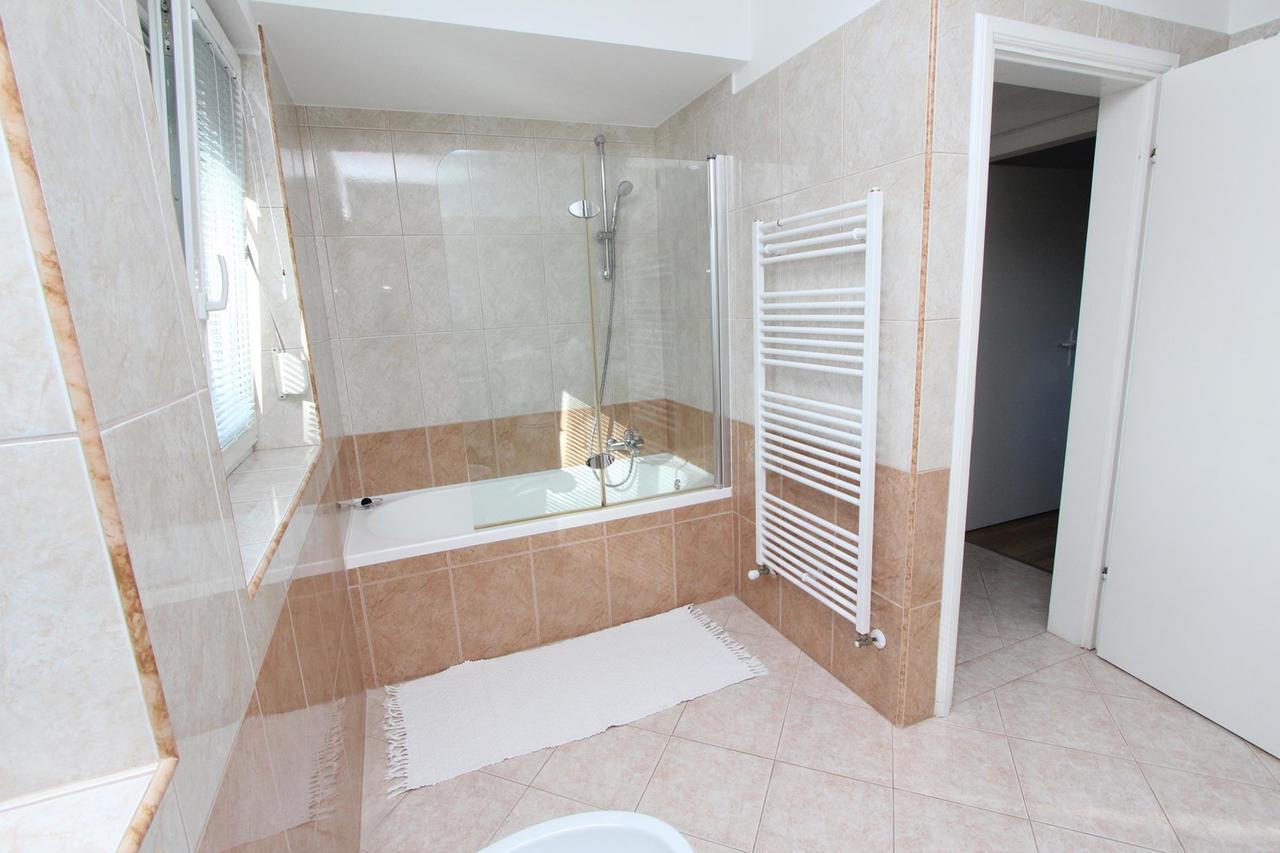 Rooms And Apartments Bella Vista Rovinj Exterior photo