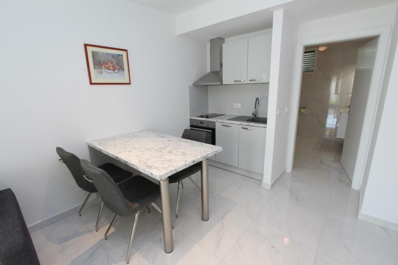 Rooms And Apartments Bella Vista Rovinj Exterior photo